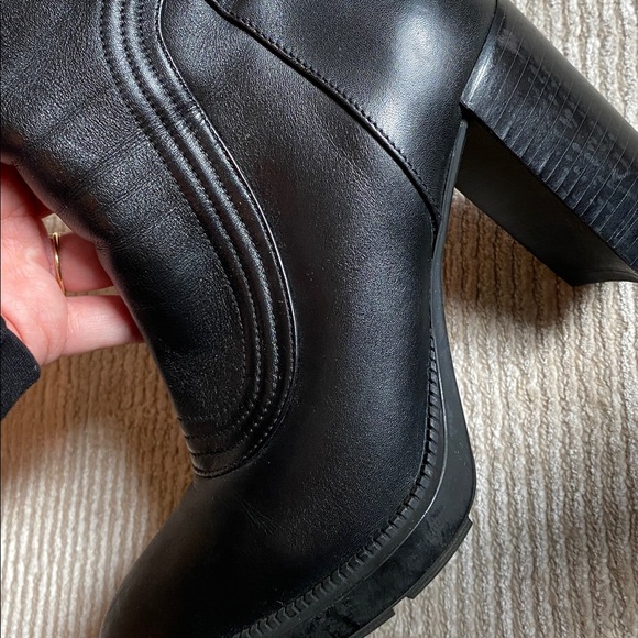 Aquatalia Illiana Weatherproof High Block Heel Chunky Boots Black Leather Size 8 - Picture 11 of 14